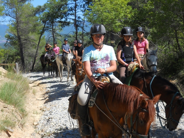  Paseo a caballo con el centro 